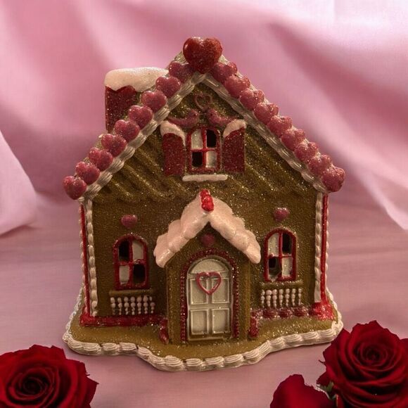 Cupcakes and Cashmere Valentine Decor Frosted LED Lighted Gingerbread House New - Picture 1 of 5
